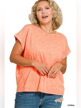 Zenana PLUS CRINKLE WASHED ROUND NECK FOLDED SHORT SLEEVE TEE